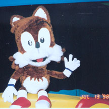 Tails puppet waves