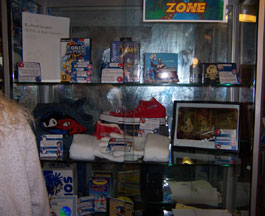 Merchandise Zone Display Shelf Summer Sonic