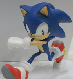 Running Sonic Garage Kit Display Figure