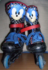 Sonic tie-up Rollerblades