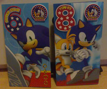 6 & 8 Sonic Birthday cards w/badge pins