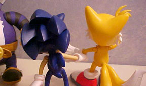 Sonic & Tails ReSaurus back of figures